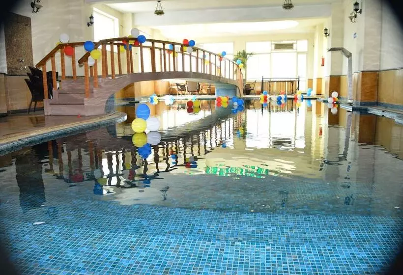 Hotel Diplomat Residency