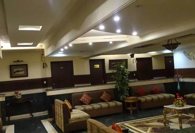 Hotel Diplomat Residency