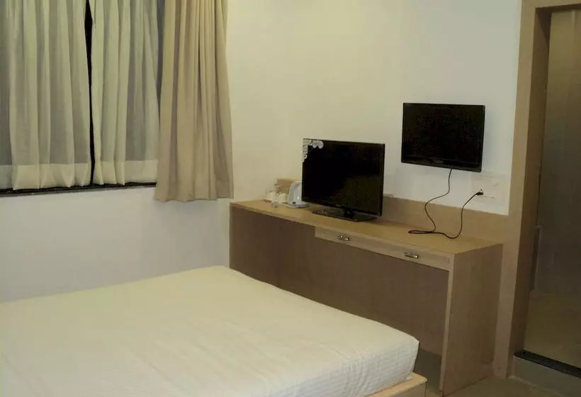 Отель Flora Inn