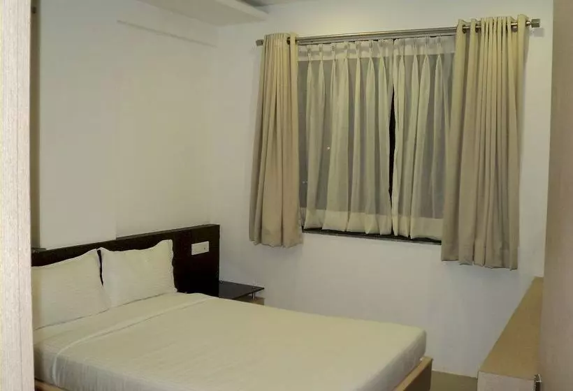 Отель Flora Inn