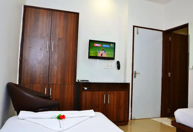 Отель Flora Inn