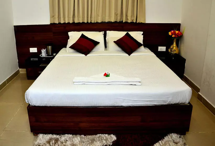 Отель Flora Inn