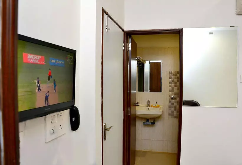 Отель Flora Inn