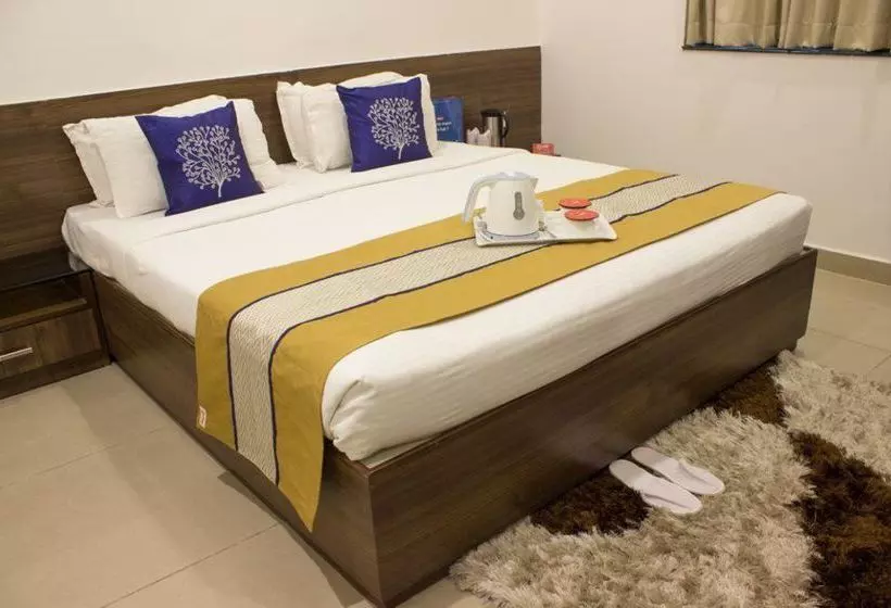 Отель Flora Inn