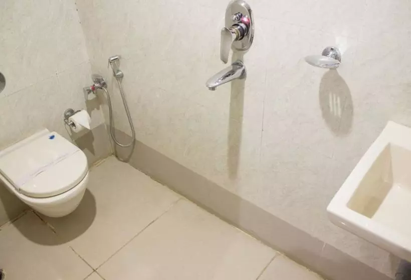 Отель Flora Inn