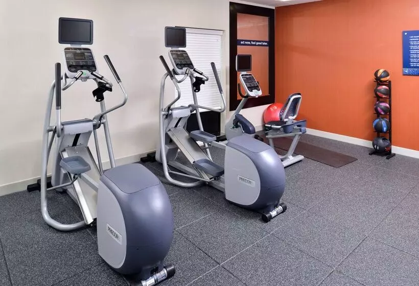 هتل Hampton Inn & Suites Shelby