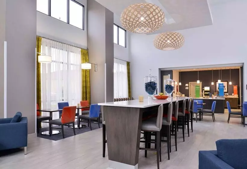 هتل Hampton Inn & Suites Shelby