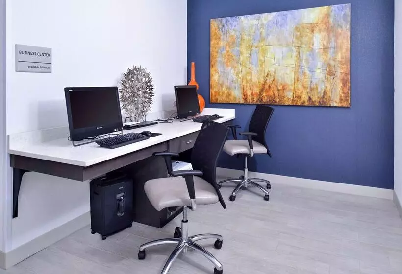 هتل Hampton Inn & Suites Shelby