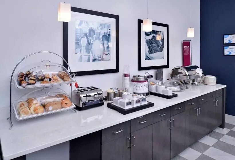 هتل Hampton Inn & Suites Shelby