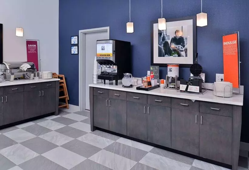 هتل Hampton Inn & Suites Shelby