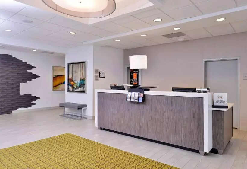 هتل Hampton Inn & Suites Shelby