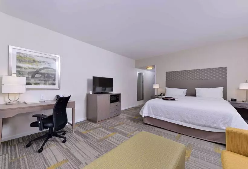 هتل Hampton Inn & Suites Shelby
