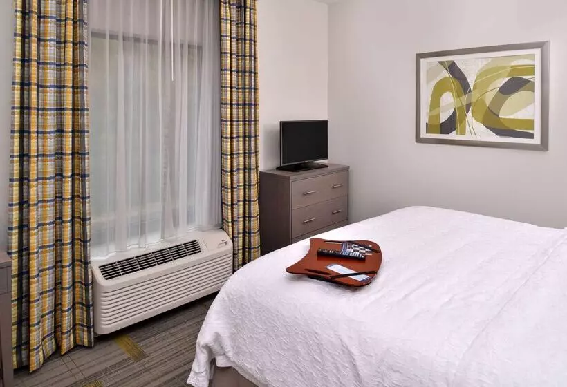 هتل Hampton Inn & Suites Shelby