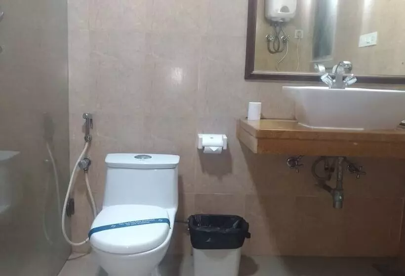 هتل Hanu Reddy Residences Poes Garden