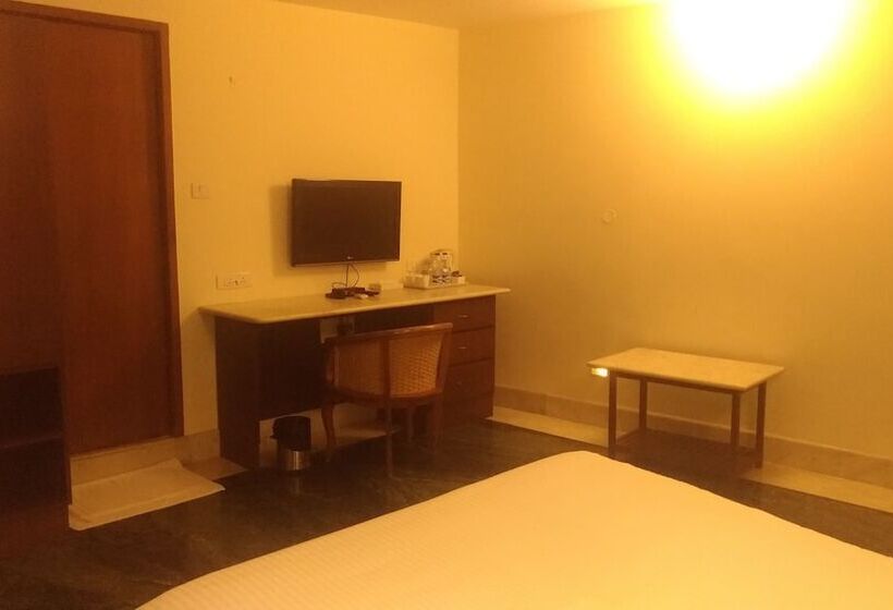 ホテル Hanu Reddy Residences Poes Garden