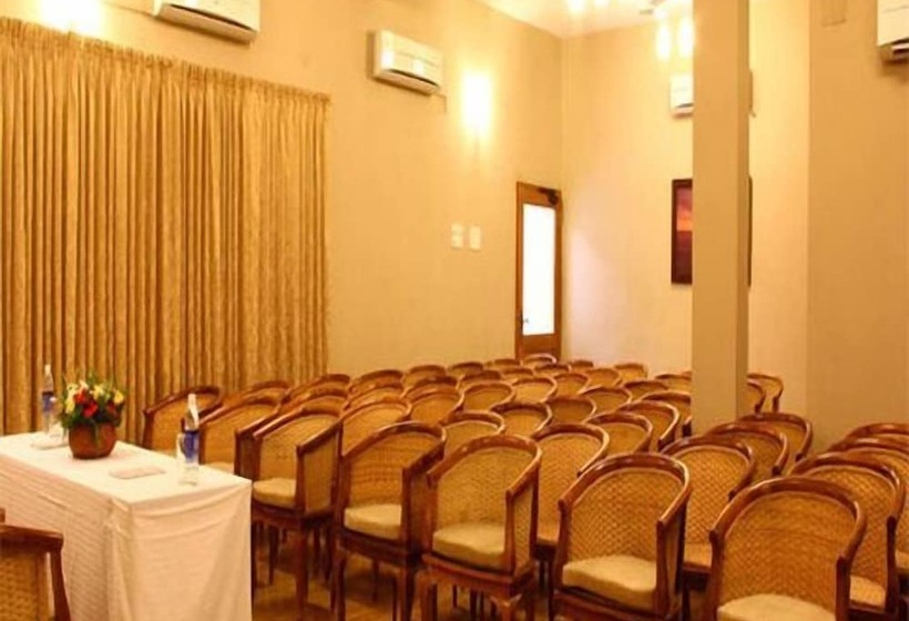 ホテル Hanu Reddy Residences Poes Garden