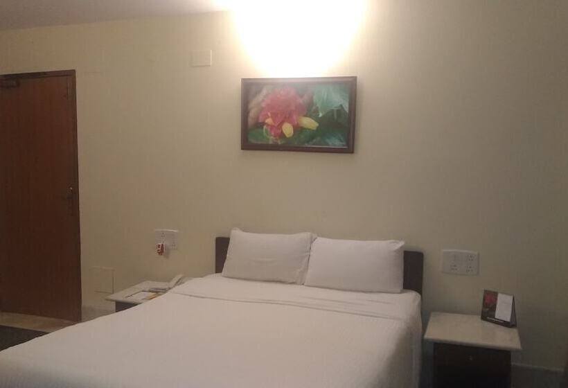 ホテル Hanu Reddy Residences Poes Garden