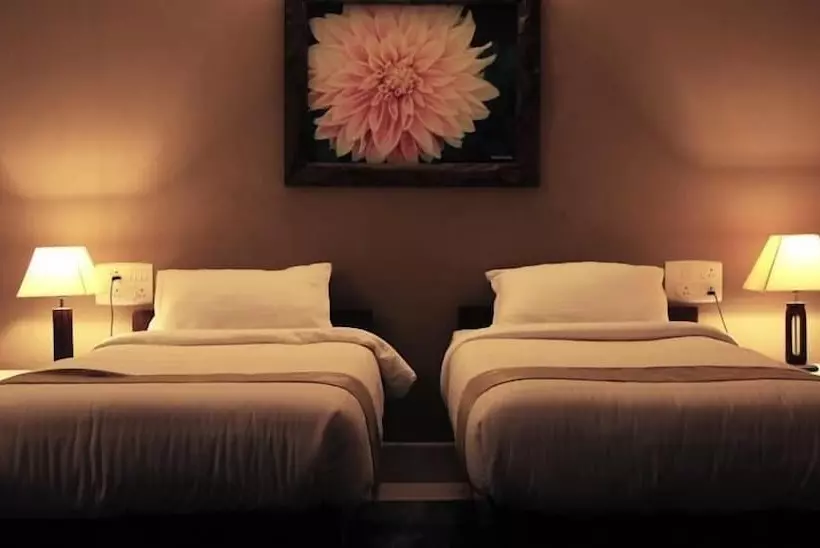 هتل Hanu Reddy Residences Poes Garden