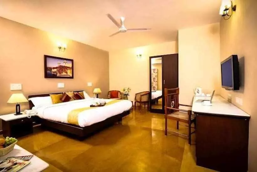 هتل Hanu Reddy Residences Poes Garden