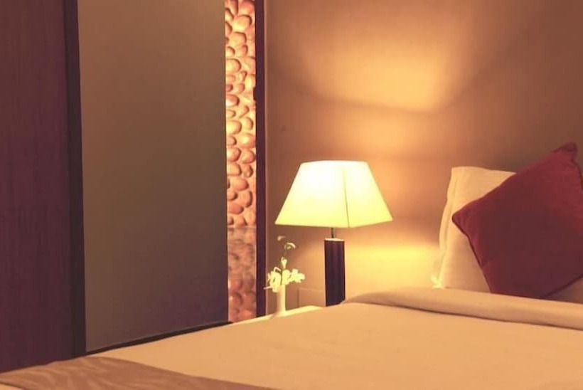 ホテル Hanu Reddy Residences Poes Garden