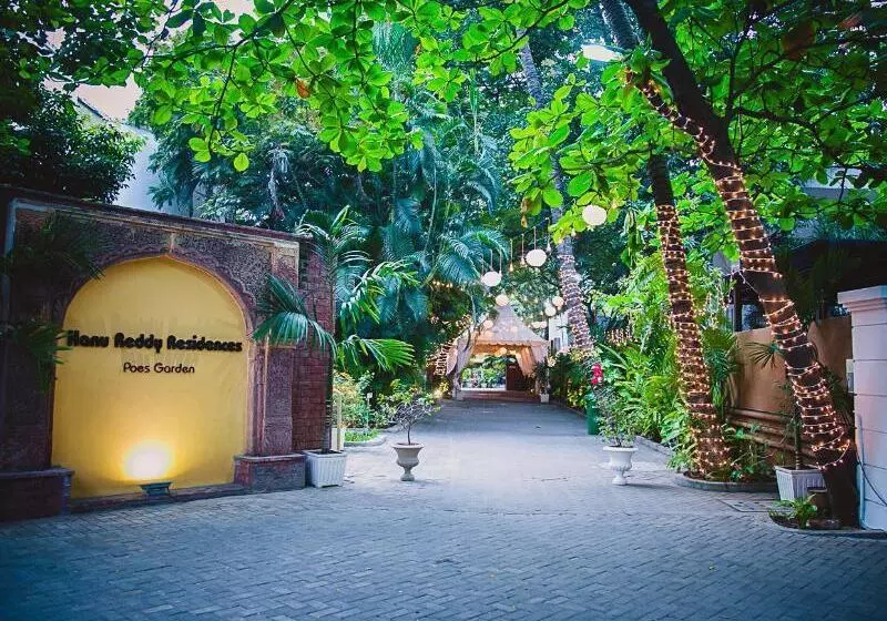 هتل Hanu Reddy Residences Poes Garden