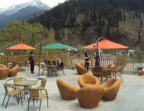 호텔 Pine Spring Pahalgam