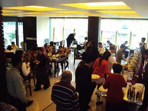 호텔 Pine Spring Pahalgam