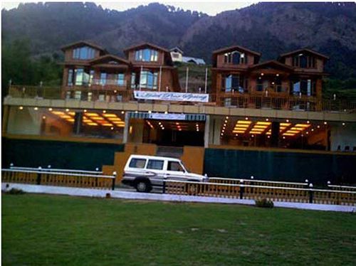 Hotelli Pine Spring Pahalgam