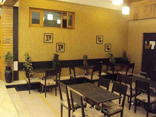 Hotelli Pine Spring Pahalgam