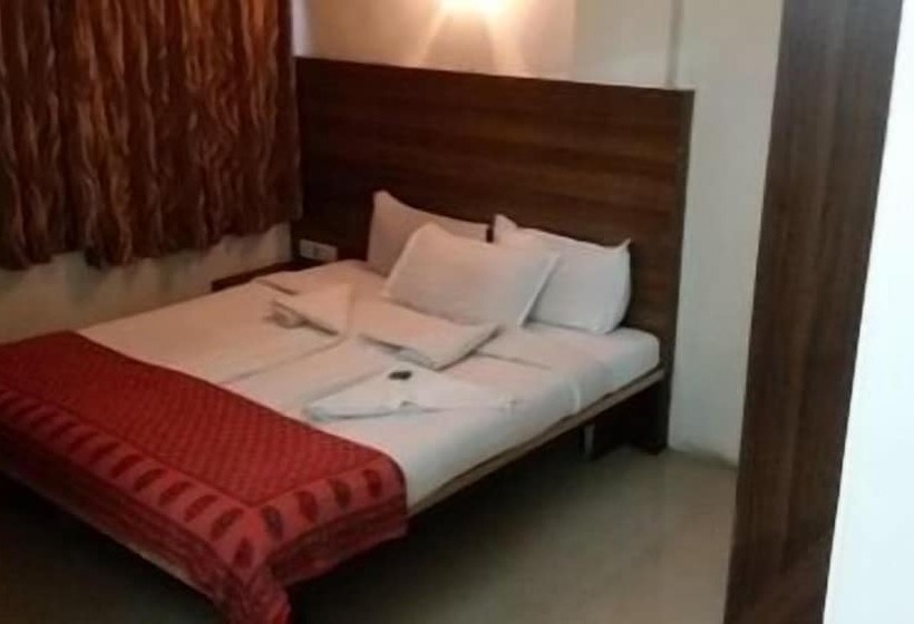 酒店 Royal Enclave