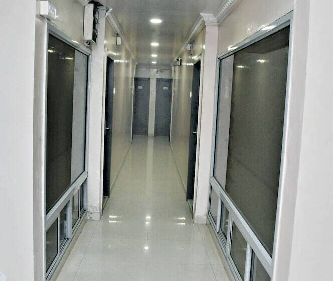 酒店 Royal Enclave