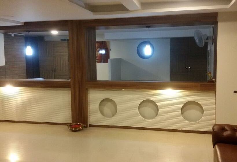 酒店 Royal Enclave