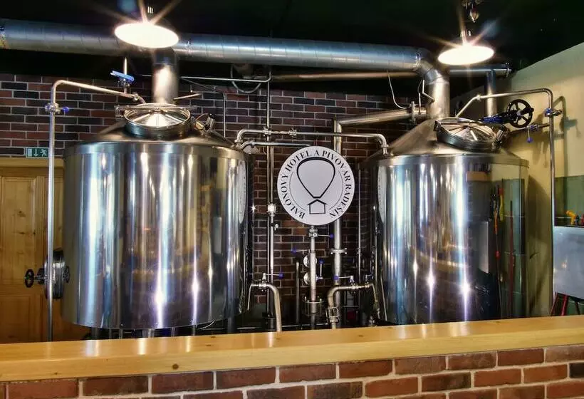 Balónový Hotel A Pivovar Radešín