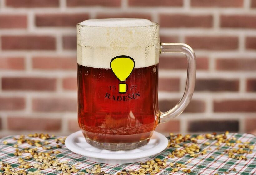 Balónový Hotel A Pivovar Radešín