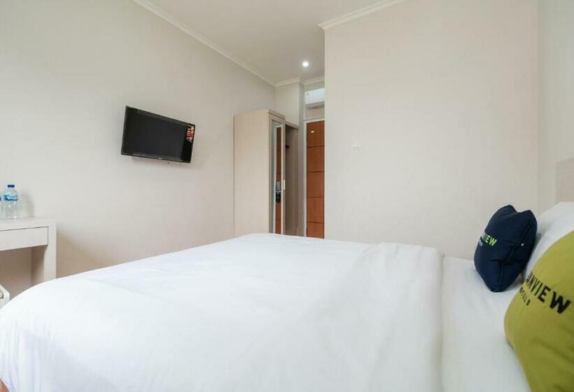 Urbanview Hotel Syariah Dj Gading Serpong