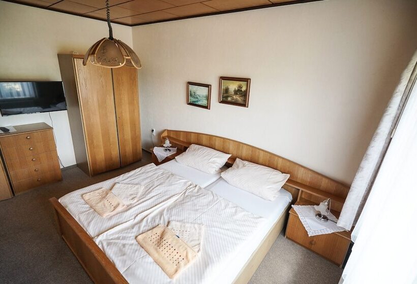 بنسيون Gasthof Zum Goldenen Stern