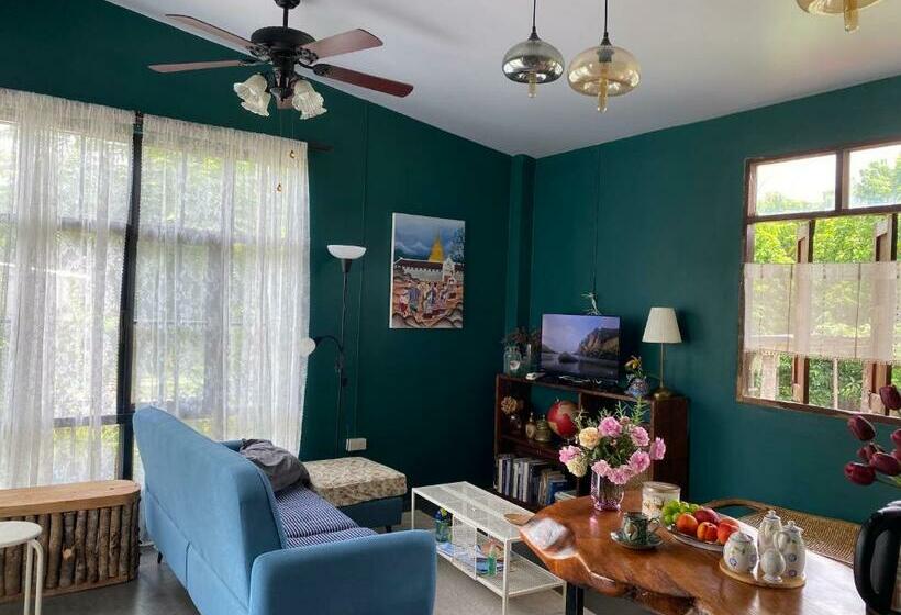 Bed and Breakfast สการะมาตา Sakaramata