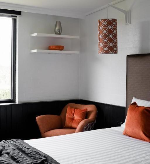 בית מלון כפרי Waurn Ponds Estate