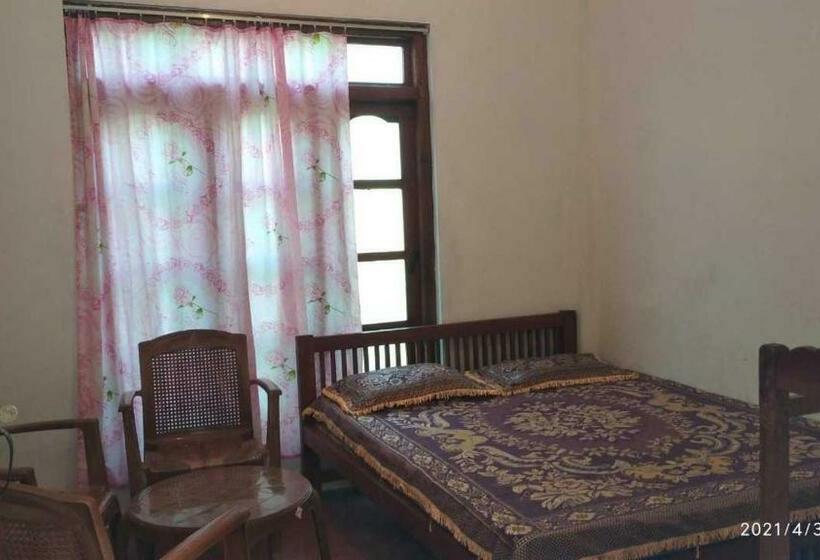 Пансион ආසිරි රිවර් සයිඩ් ගෙස්ට්