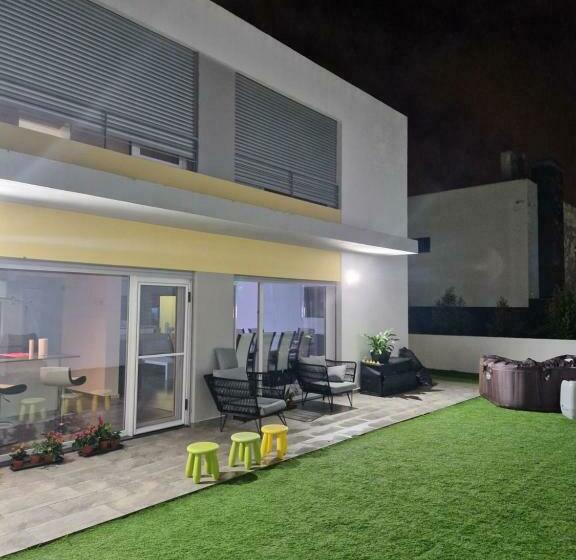 ペンション Mikaela Guest House 2