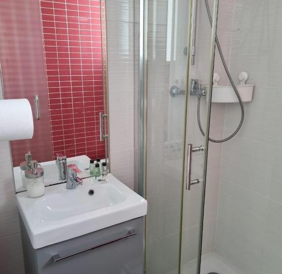 ペンション Mikaela Guest House 2