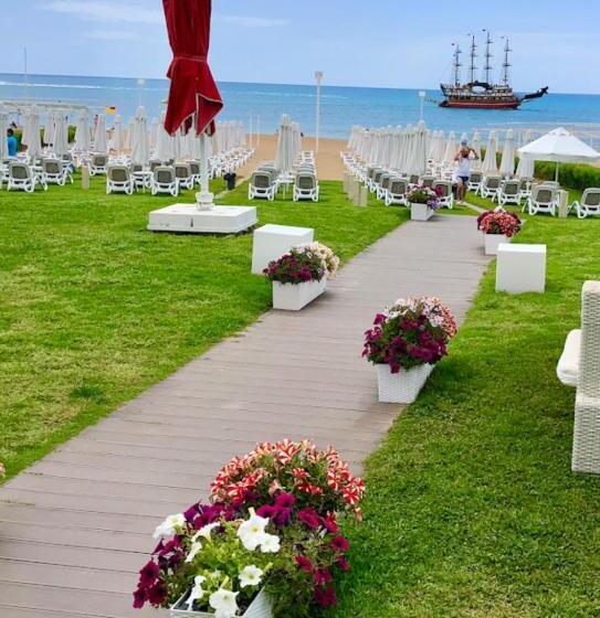 استراحتگاه Side Mira Palace & Spa