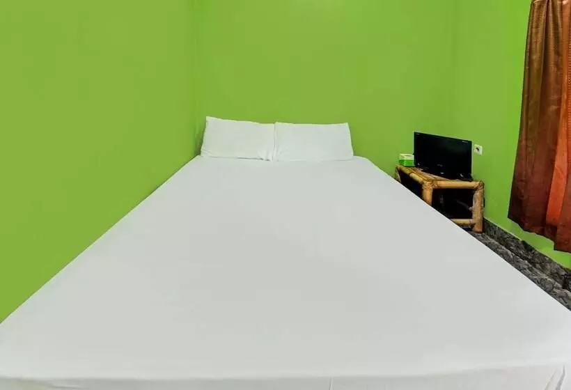Hotelli Spot On 92149 Ashooy Homestay