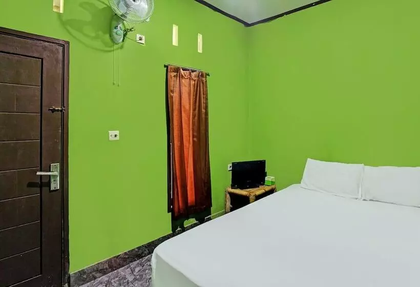 Hotelli Spot On 92149 Ashooy Homestay