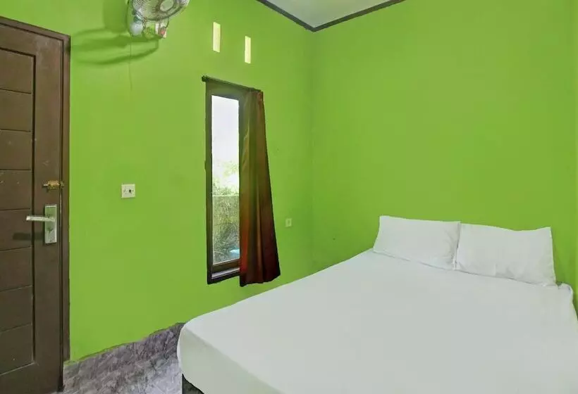 Hotelli Spot On 92149 Ashooy Homestay