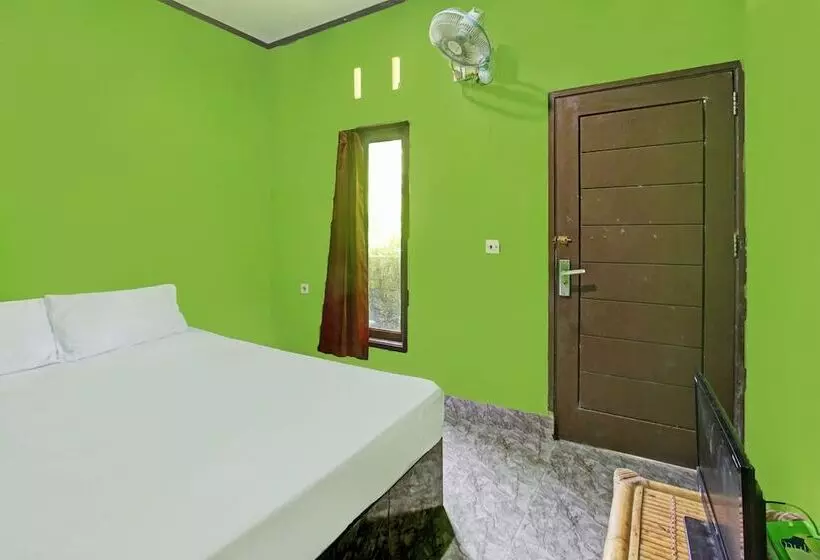 Hotelli Spot On 92149 Ashooy Homestay