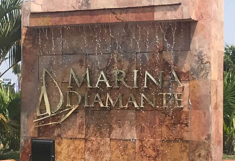 Book House Marina Diamante