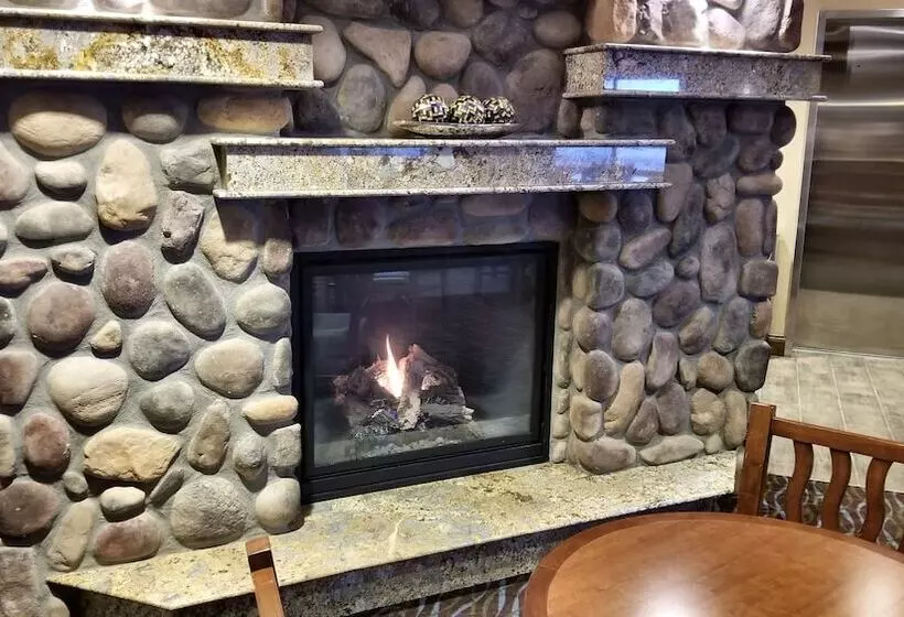 Отель Glacier Peaks