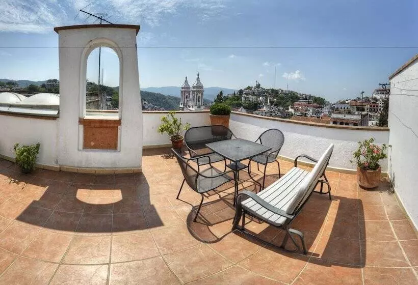 Hotel La Casa Del Laurel