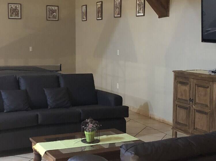 ホテル La Casa Del Laurel